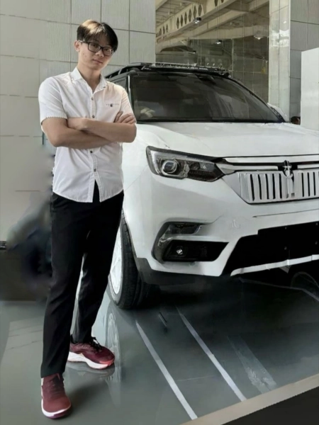Hezki Sales Executive Chery Indonesia