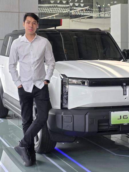 Ryan Nathanael Sales Executive Chery Indonesia
