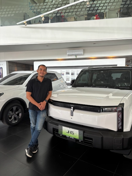 Steven Gilang Sales Executive Chery Indonesia